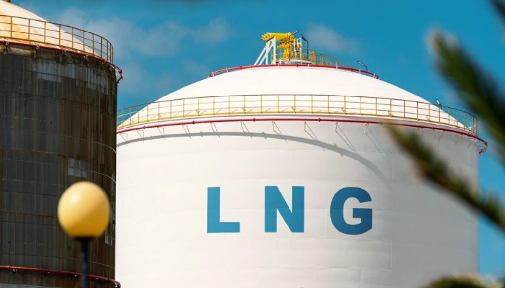 Keunggulan LNG Dibandingkan Bahan Bakar Konvensional